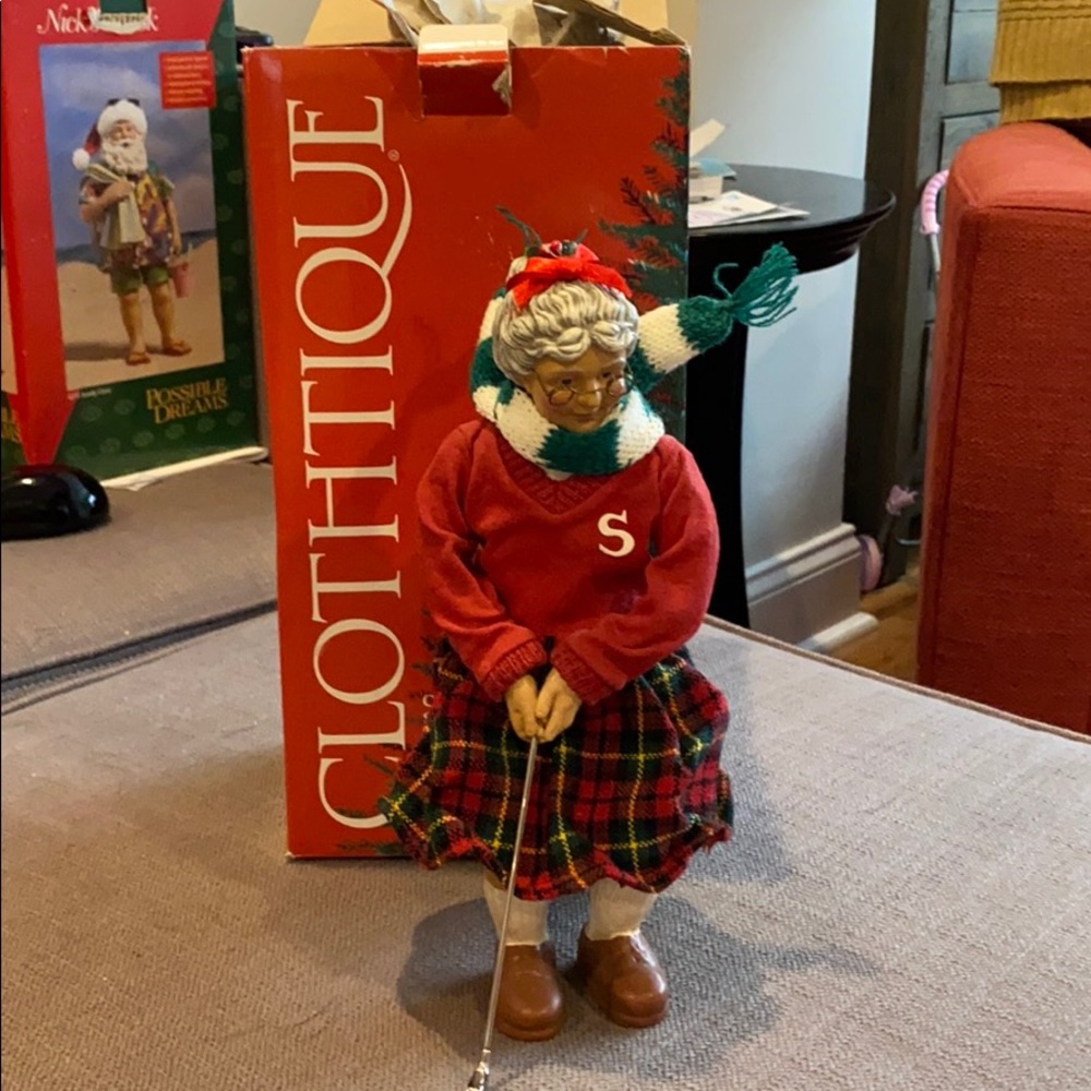Possible Dreams Mrs. Claus Golf-While Santa’s Away